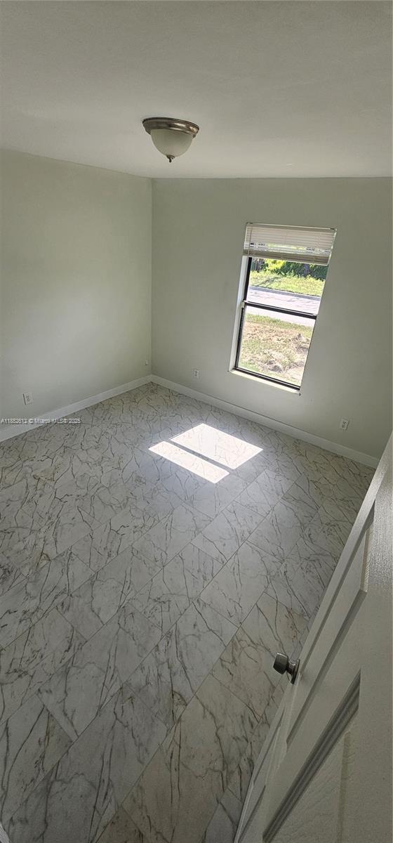 Foto del edificio - 6502 Kenwood Rd