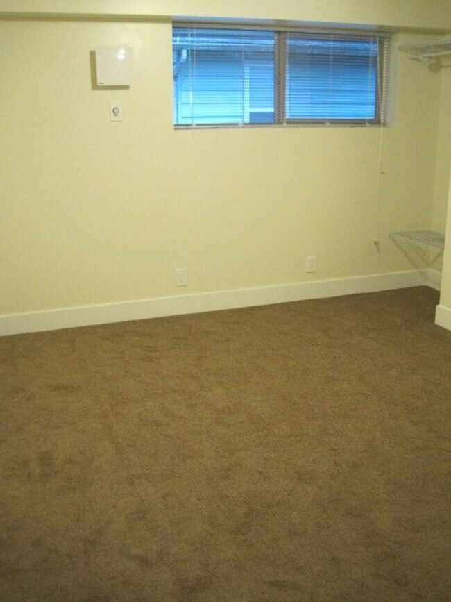 Building Photo - 8836