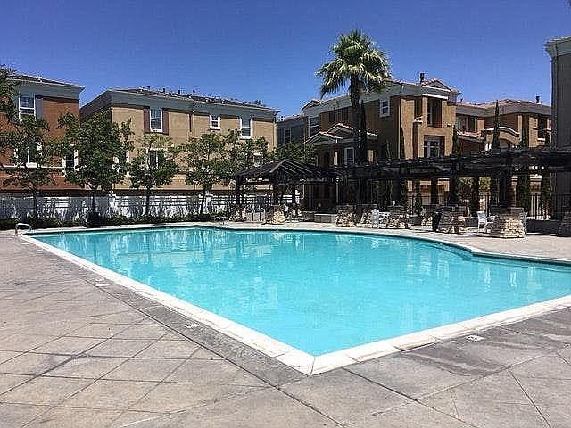 Foto del edificio - 4 bedroom in Milpitas CA 95035