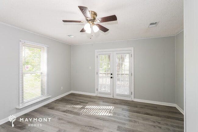 Building Photo - 304 E Wynngate Dr