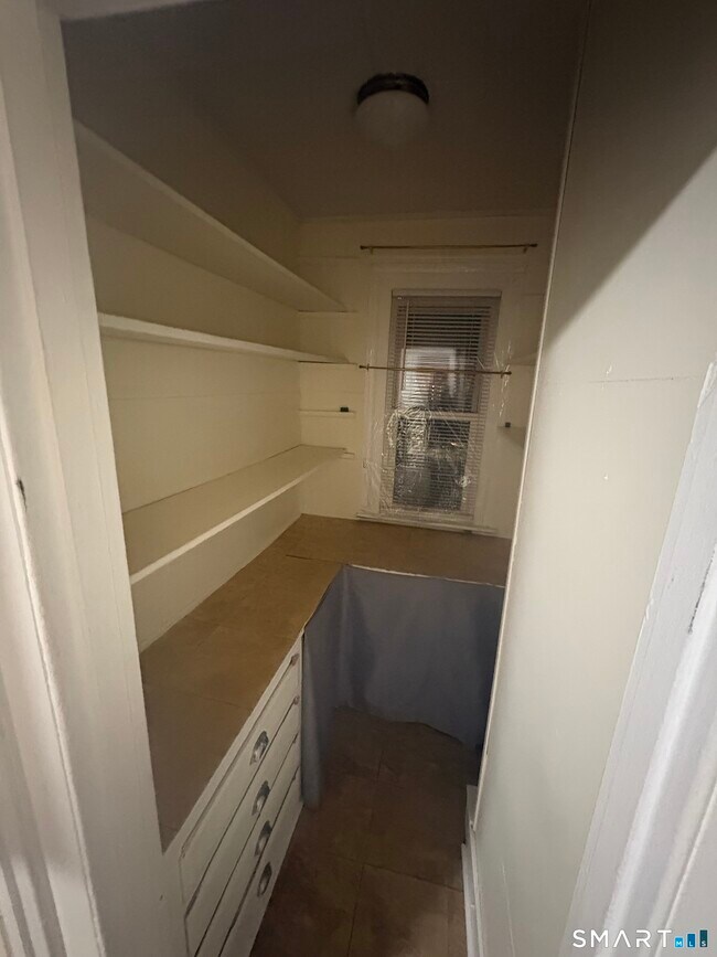 Building Photo - 31 Coe St