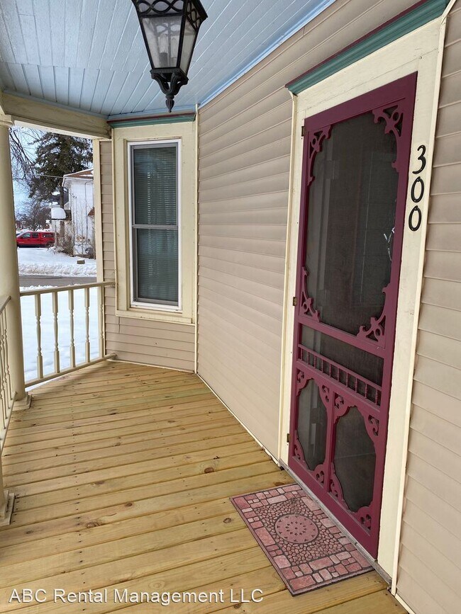 Foto del edificio - 4 br, 1.5 bath House - 300 S Main St