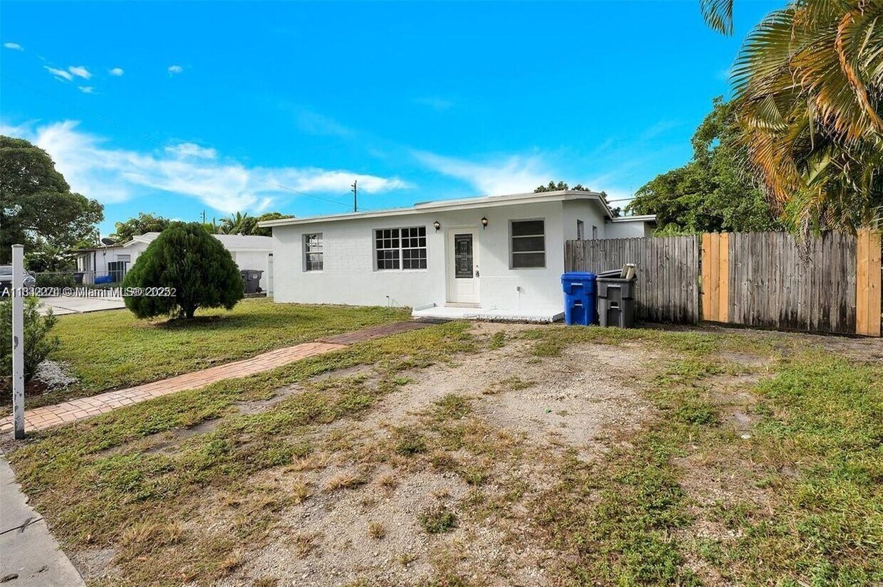 Foto principal - 3900 SW 47th Ave