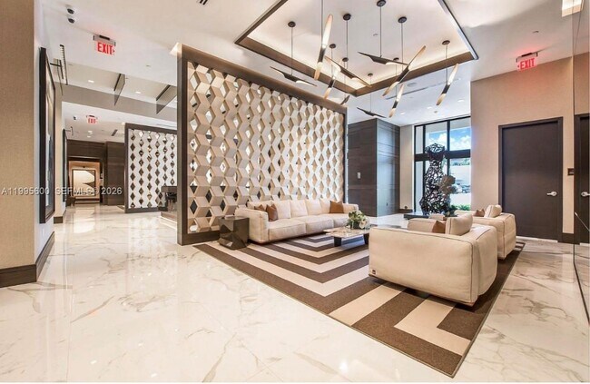 Foto del edificio - 301 Altara Ave