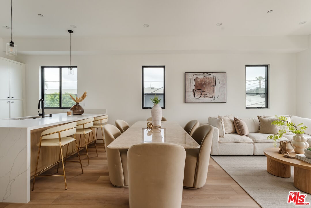 Primary Photo - 1954 S Garth Ave