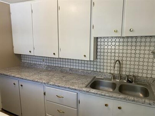 Foto del edificio - Rental in Lyons, KS