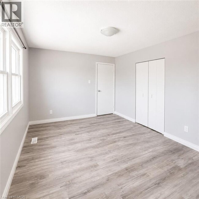 Building Photo - 513 Quiet Pl