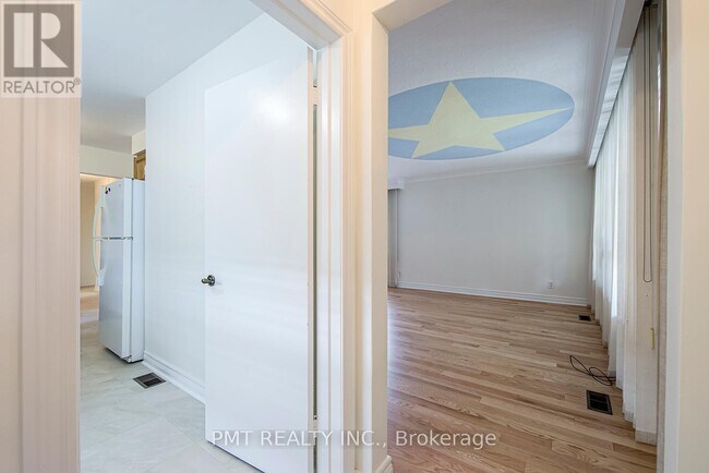 Photo du bâtiment - 7 Sylla Ave