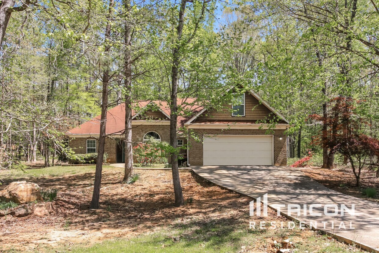 Primary Photo - 45 Pebble Creek Dr