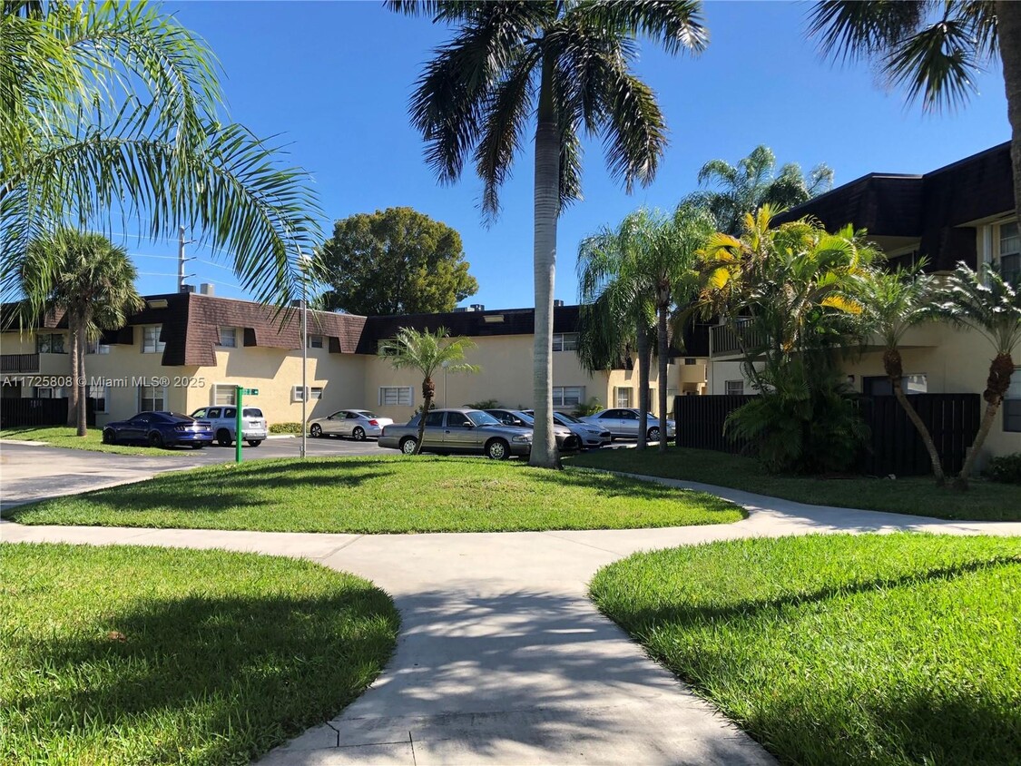 Foto principal - 9100 SW 137th Ter