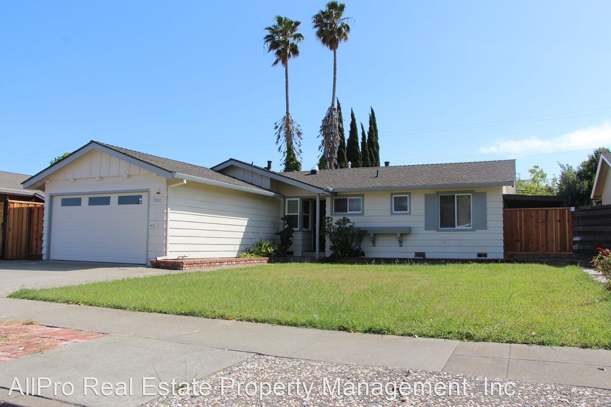 Primary Photo - 3 br, 2 bath House - 39143 Yosemite Way