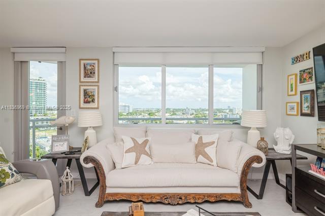 Foto del edificio - 7135 Collins Ave