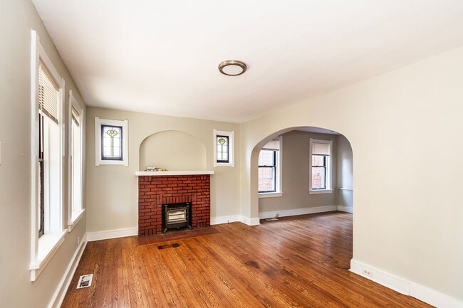 Foto del edificio - 4926 Winona Ave