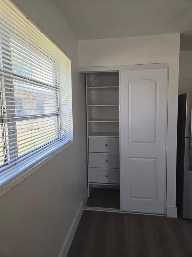 Foto del edificio - 2115 N 17th Ct