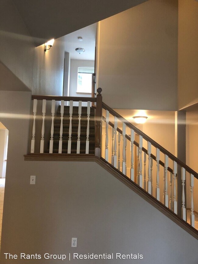 Foto del edificio - 4 br, 2 bath House - 3724 30th Ave SE