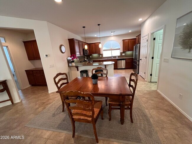 Foto del edificio - 4502 E Narrowleaf Dr