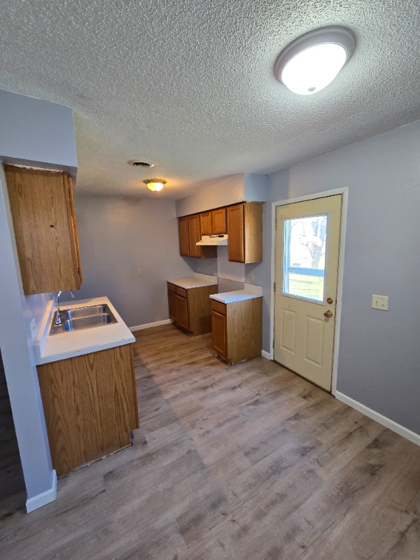 Building Photo - 518 6th Ave