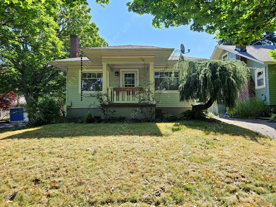 Primary Photo - 2834 NE 35th Ave