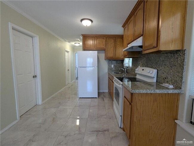 Building Photo - 209 N Kansas Ave