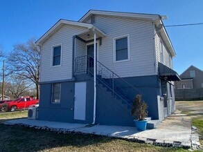 Building Photo - 303 McAllister St