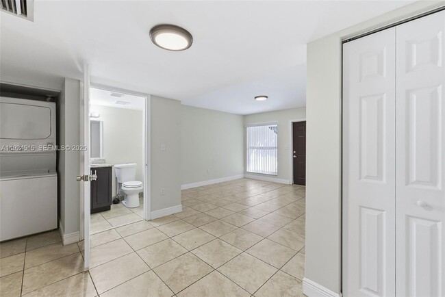 Foto del edificio - 1977 NW 5th Pl