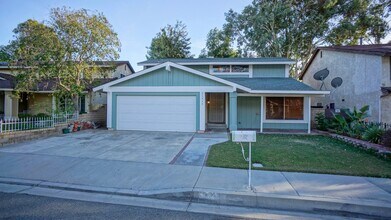Building Photo - 21912 Peppercorn Dr