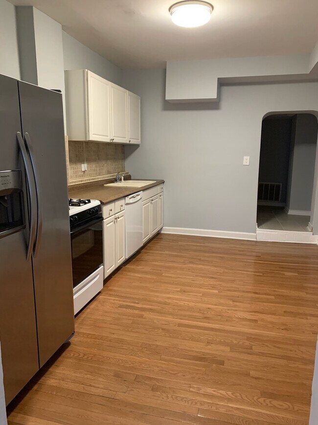 Foto del edificio - 1512 N Maplewood Ave