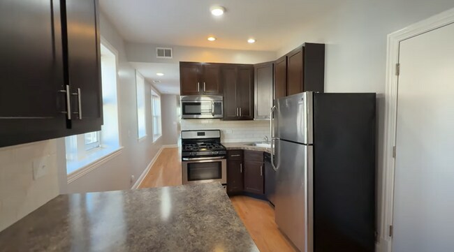 Foto del edificio - 4452 N Sheridan Rd