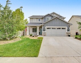 Building Photo - 5140 N Elmstone Ave