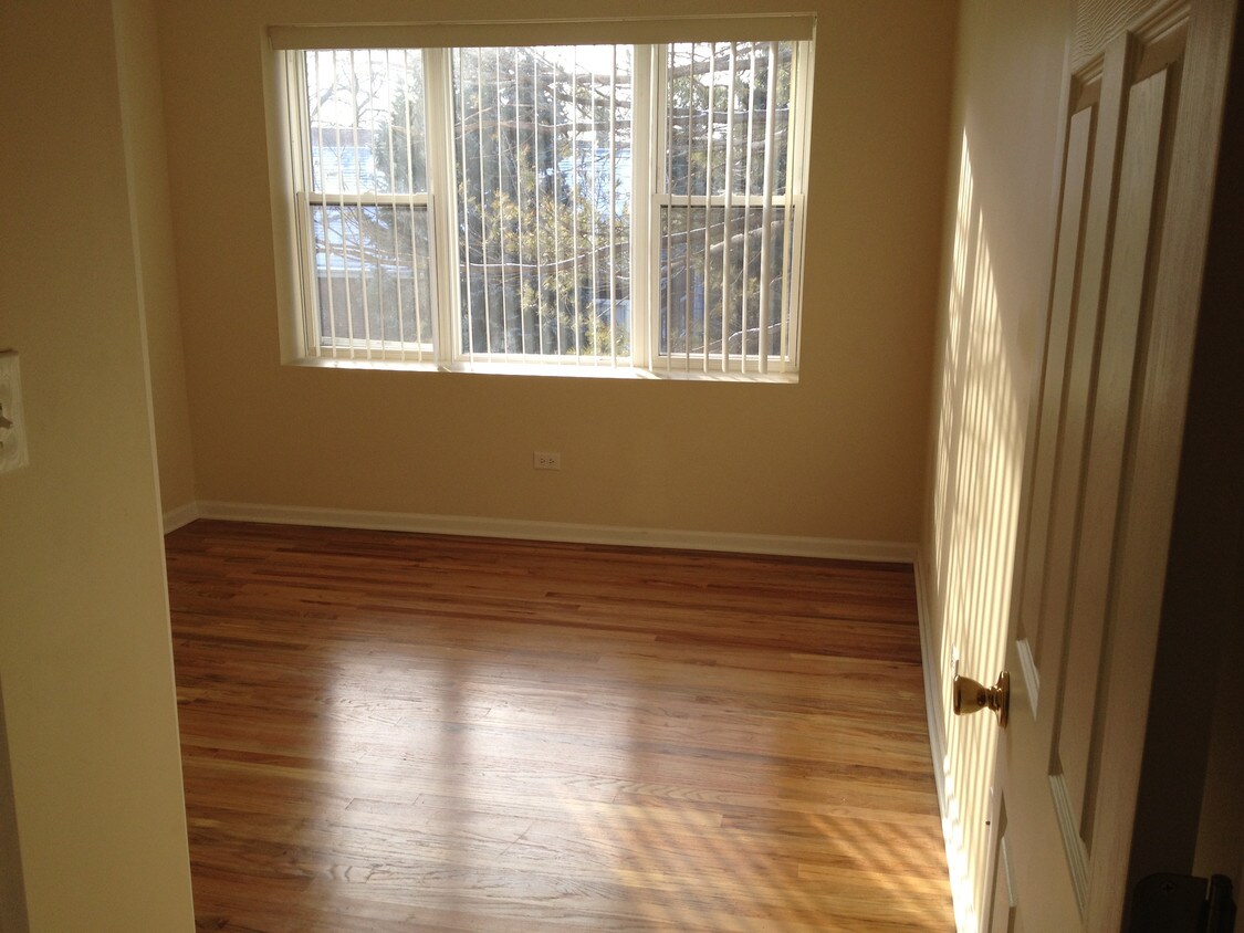 Primary Photo - 3008 W 62nd St