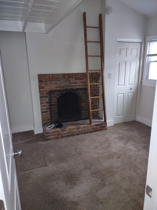 2nd Bedroom with a loft - 1719 South St