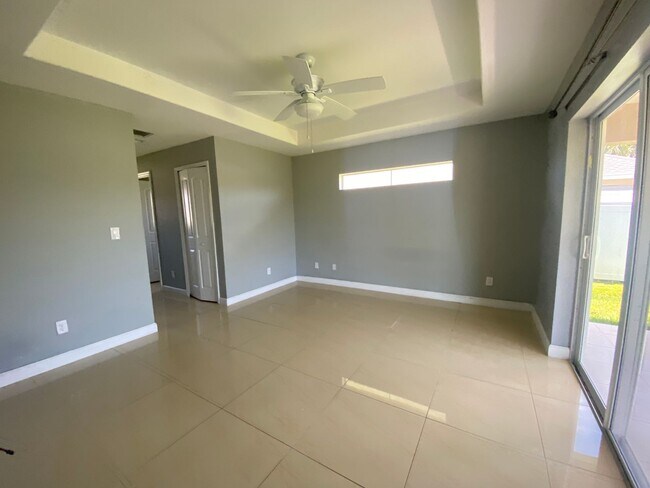 Foto del edificio - Available Now