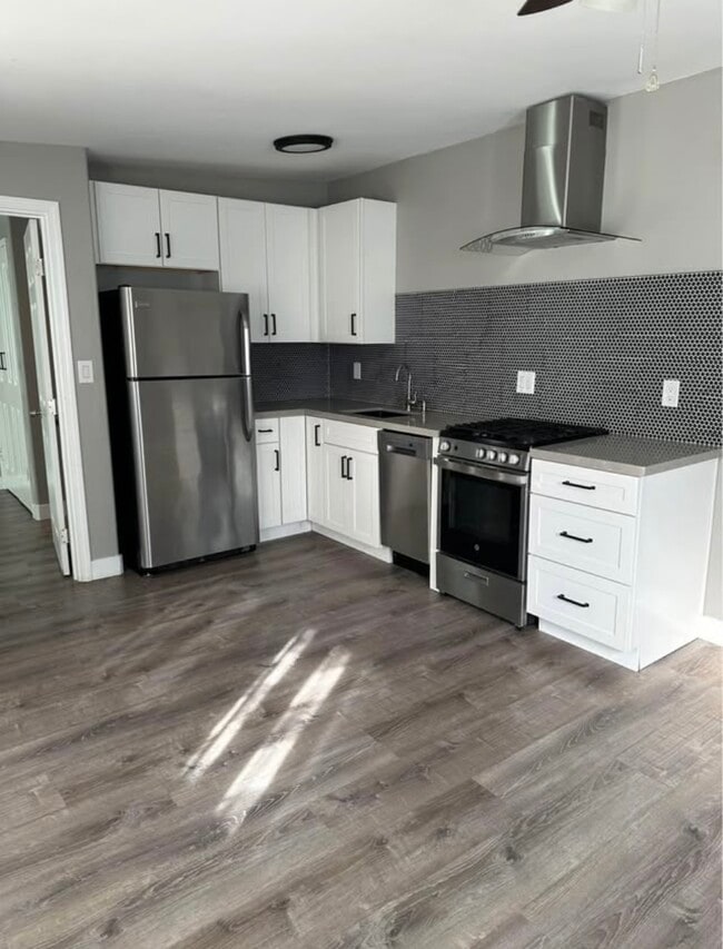 Foto del edificio - 842 Katherine Rd