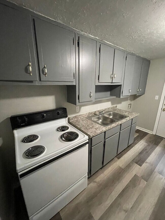 Foto del edificio - 2 Bedroom/1 Bathroom Carrollton Apartment