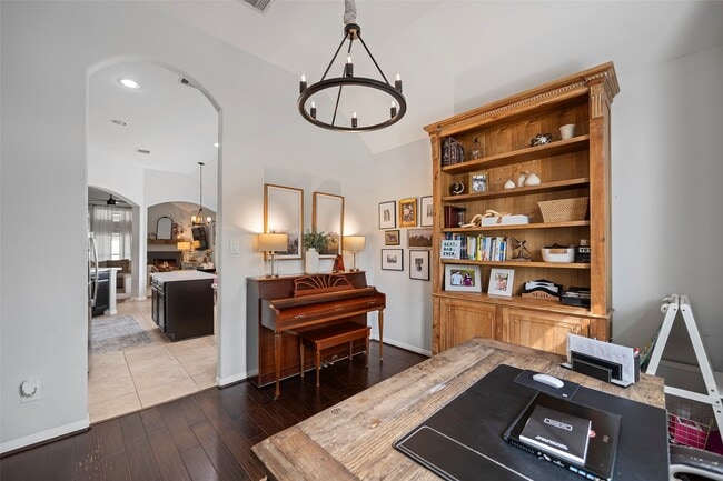 Foto del edificio - 16015 Jaime Knoll Ln
