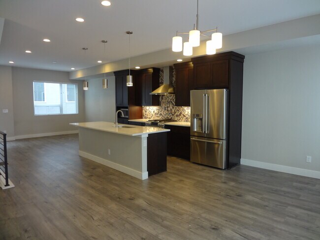 Unit 3 - 1625 Harlan St