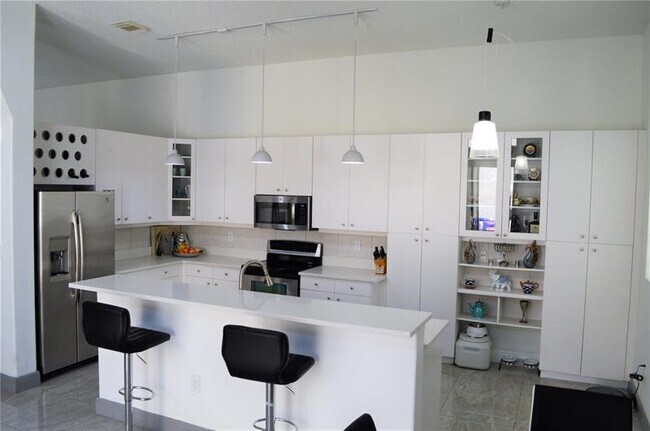 Foto del edificio - 1120 Papaya St