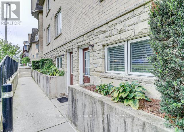 Photo du bâtiment - 75 Turntable Crescent