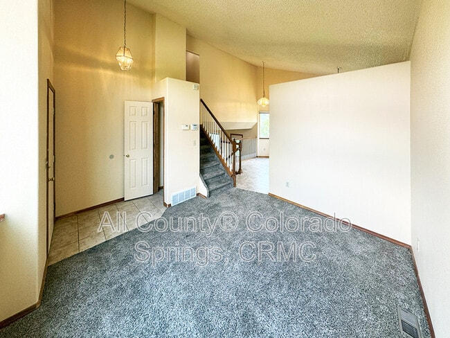 Building Photo - 759 Descendant Dr