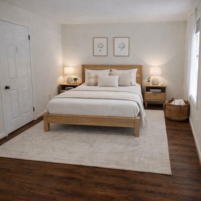 Building Photo - 201 York St