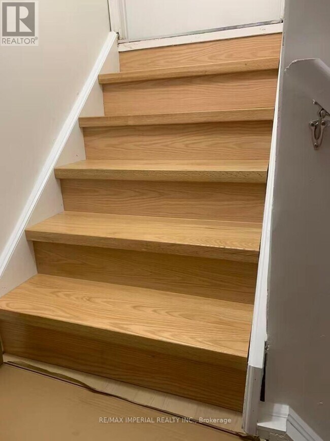 Photo du bâtiment - 657 Thamesford Terrace