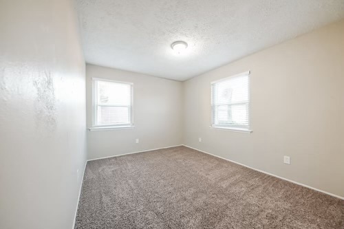 Foto del edificio - 3308 Ivy Dr