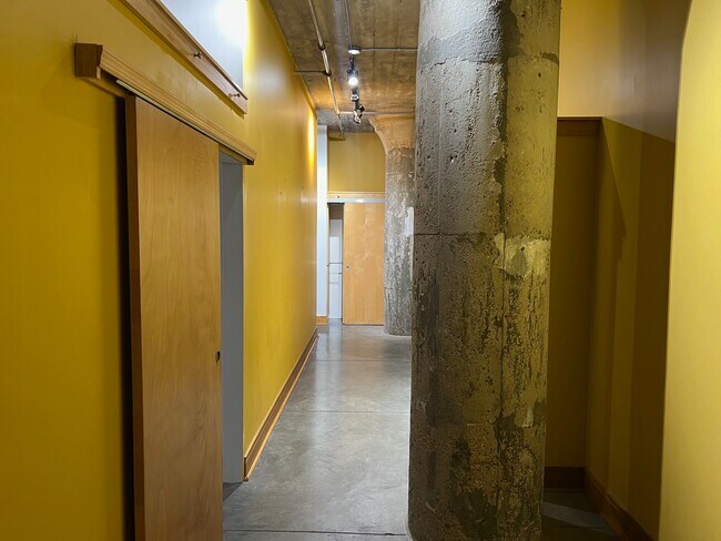 Building Photo - 1601 Washington Ave