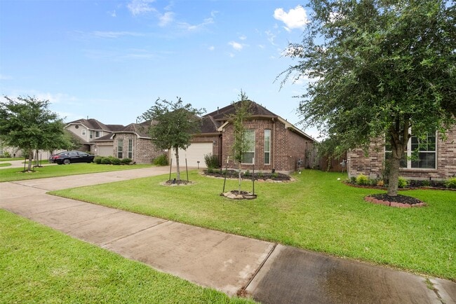 Building Photo - 2026 Argos Dr