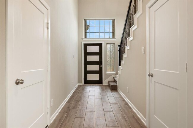 Foto del edificio - 7011 Winterberry Gln Ln