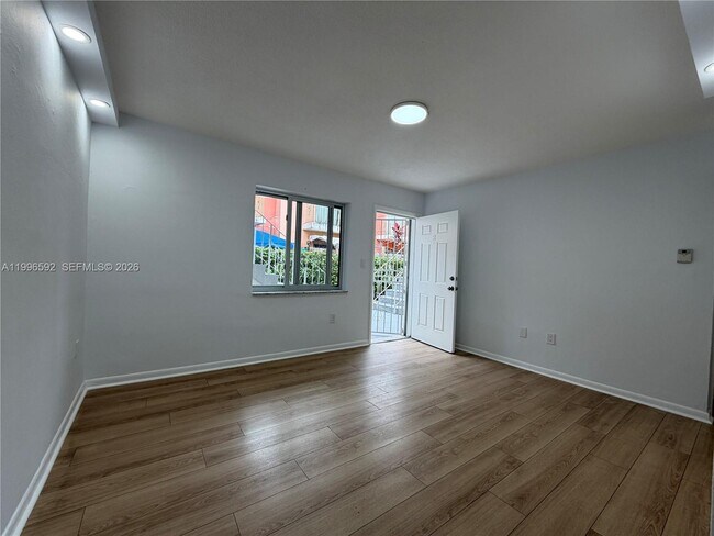 Foto del edificio - 1460 SW 4th St