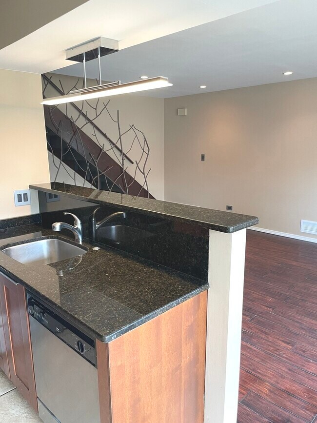 Foto del edificio - 814 Inverrary Ln