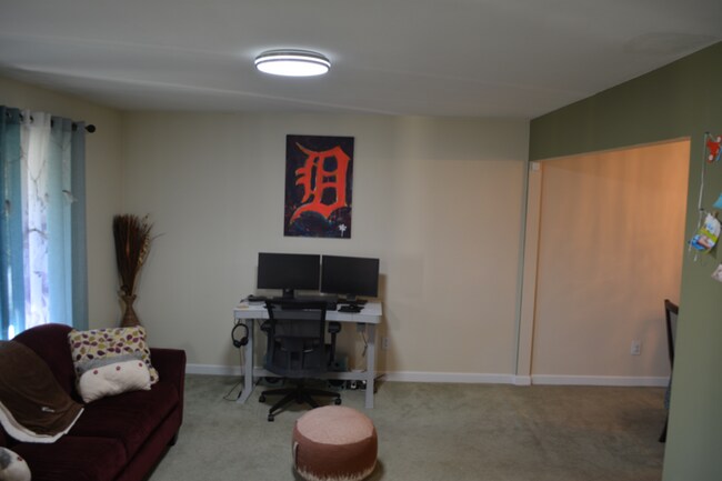 Building Photo - 1095 Trevino Dr