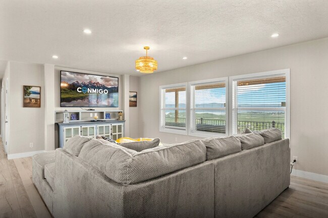 Foto del edificio - 421 Bluegrass Way