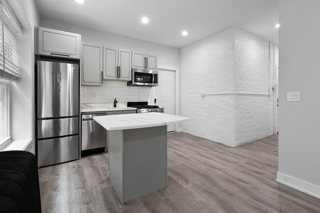 Foto del edificio - 1063 W Glenlake Ave